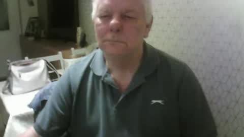 Snapshot of ray47 chatting on September 28, 2025, 11:10 pm ray47 online show from September 28, 2025, 11:10 pm