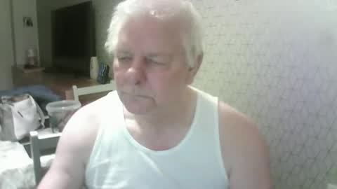 Snapshot of ray47 chatting on February 18, 2026, 10:28 pm ray47 online show from February 18, 2026, 10:28 pm