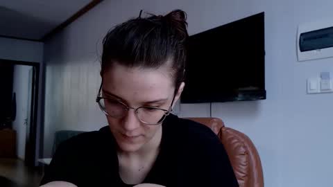 Ray-Ray online show from February 7, 2026, 3:21 am