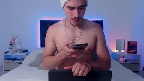 Ray online show from January 11, 2026, 1:21 am