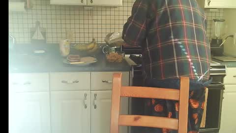 Ray online show from March 9, 2025, 9:46 pm