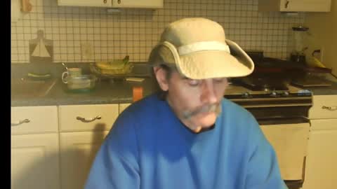 Ray online show from November 8, 2025, 10:19 pm