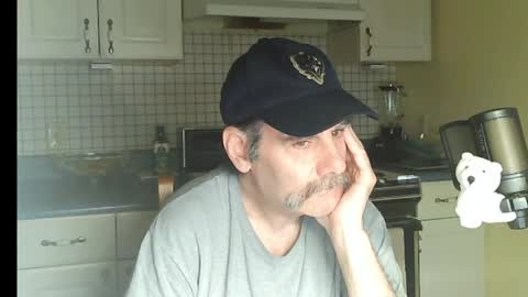 Ray online show from April 1, 2026, 7:09 am