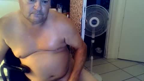 raymanjr52 online show from April 21, 2026, 1:42 am