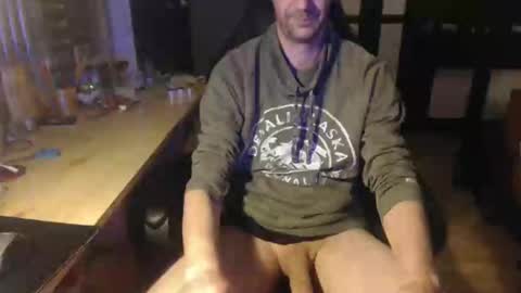 Snapshot of raymann8 chatting on February 22, 2025, 11:24 pm Ray online show from February 22, 2025, 11:24 pm