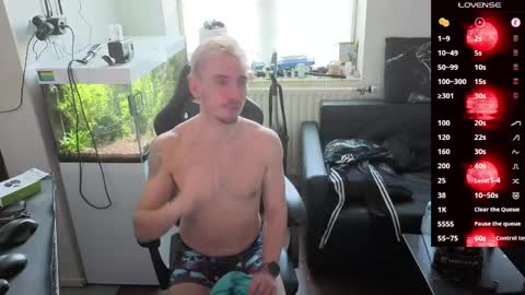 Rayzel online show from March 28, 2026, 4:17 pm