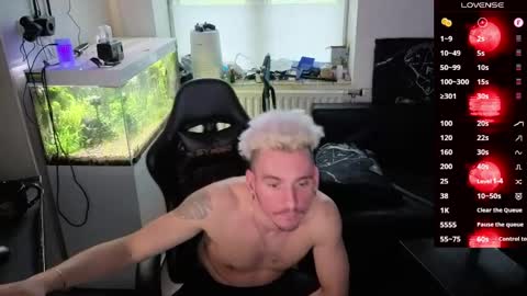 Rayzel online show from April 13, 2026, 6:02 pm