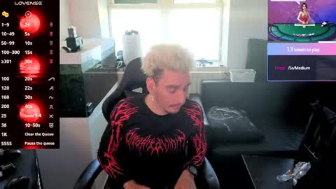 Rayzel online show from June 25, 2026, 3:38 pm