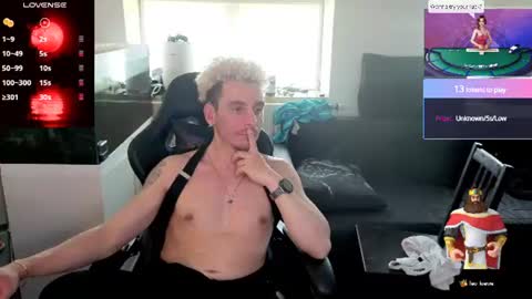 Rayzel White online show from July 3, 2026, 3:18 pm