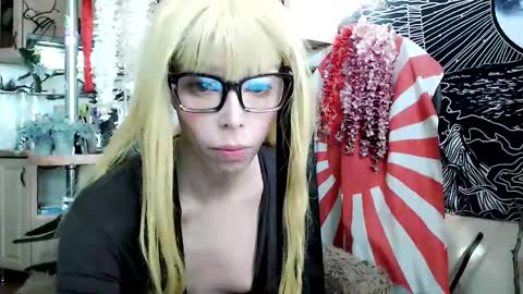 Snapshot of raziel_haze chatting on January 4, 2025, 10:38 am Yrriel Strife Candy-Demon Caveboy mr. Cringe online show from January 4, 2025, 10:38 am