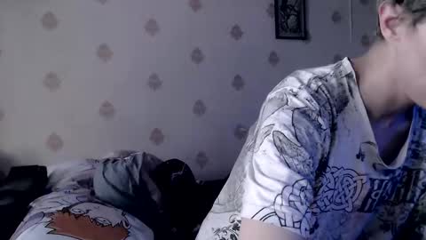 Snapshot of raziel_haze chatting on February 25, 2025, 9:31 am Yrriel Strife Candy-Demon Caveboy mr. Cringe online show from February 25, 2025, 9:31 am