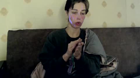 Snapshot of raziel_haze chatting on November 12, 2025, 1:44 pm Yrriel Strife Candy-Demon Caveboy mr. Cringe online show from November 12, 2025, 1:44 pm