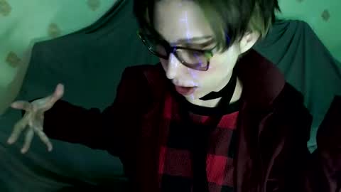 Snapshot of raziel_haze chatting on November 23, 2025, 6:52 pm Yrriel Strife Candy-Demon Caveboy mr. Cringe online show from November 23, 2025, 6:52 pm