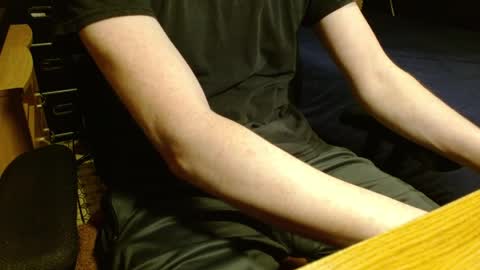 Scrappy Coco online show from April 8, 2026, 10:04 am