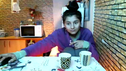 Snapshot of real_coupl3 chatting on March 8, 2026, 4:38 am real_coupl3 online show from March 8, 2026, 4:38 am