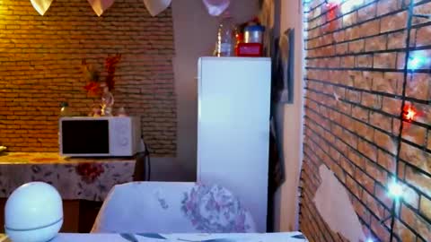 real_coupl3 online show from May 3, 2026, 7:42 pm
