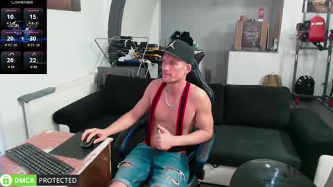 Snapshot of reallyman7 chatting on December 5, 2025, 8:27 pm Ask me online show from December 5, 2025, 8:27 pm