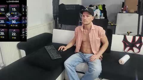 Snapshot of reallyman7 chatting on December 22, 2025, 1:13 am Ask me online show from December 22, 2025, 1:13 am