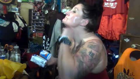 reallyredrum69th online show from October 19, 2025, 6:25 am