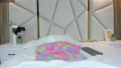 Snapshot of rebeca_brown_ chatting on April 23, 2026, 12:29 pm Rebeca online show from April 23, 2026, 12:29 pm