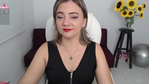 REBECA online show from September 14, 2025, 1:32 pm