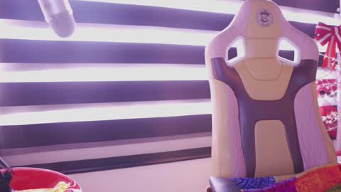 Rebeca  online show from December 17, 2025, 12:55 pm