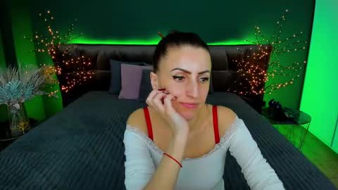 rebecca_diamonds online show from January 26, 2025, 3:36 pm