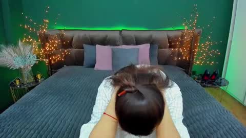 rebecca_diamonds online show from February 16, 2025, 12:43 pm