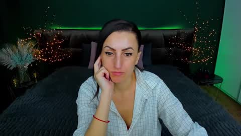 rebecca_diamonds online show from March 5, 2025, 6:44 am