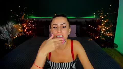 rebecca_diamonds online show from September 13, 2025, 12:05 pm