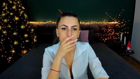 rebecca_diamonds online show from December 22, 2025, 6:43 am