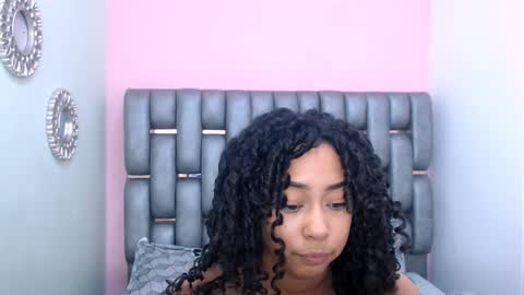 Snapshot of rebecca_mils chatting on February 2, 2025, 5:48 pm R E B E C A online show from February 2, 2025, 5:48 pm