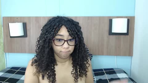 Snapshot of rebecca_mils chatting on February 5, 2025, 11:55 am R E B E C A online show from February 5, 2025, 11:55 am