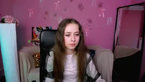 rebecca_smile_ online show from April 20, 2026, 12:19 pm