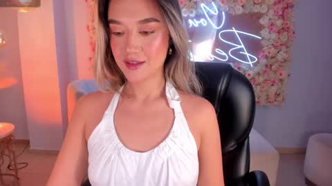 Snapshot of rebeccahudson_ chatting on February 27, 2025, 3:14 am Rebe online show from February 27, 2025, 3:14 am