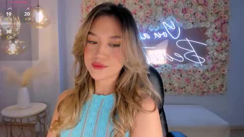 Snapshot of rebeccahudson_ chatting on October 14, 2025, 7:03 pm Rebe online show from October 14, 2025, 7:03 pm