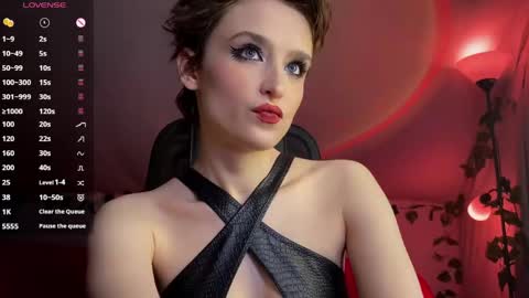 Snapshot of rebegoldnoir chatting on April 25, 2026, 5:32 am Mistress Rebecca online show from April 25, 2026, 5:32 am