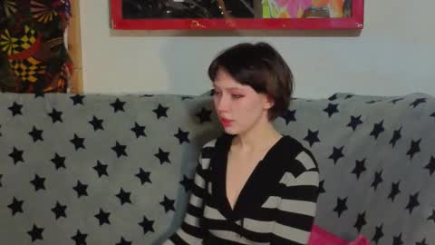 Lara online show from October 29, 2025, 4:42 pm