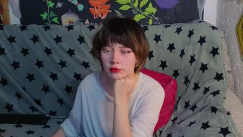 Lara online show from November 19, 2025, 11:10 am