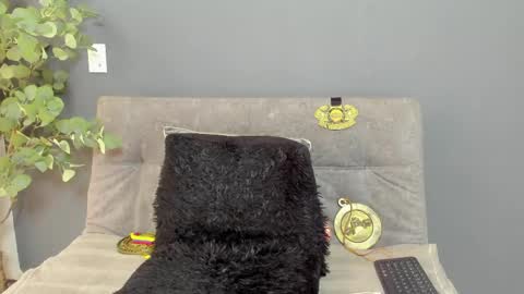 twitter REECET26 instagram RECCETAYLOR online show from April 2, 2026, 7:55 pm