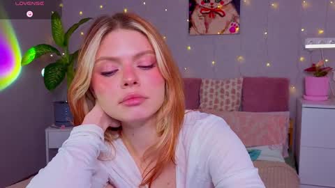 red__candy online show from April 9, 2026, 1:16 pm