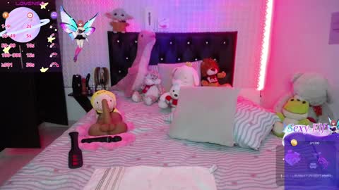 Snapshot of red_girlofficial chatting on February 9, 2025, 4:25 am Taliana online show from February 9, 2025, 4:25 am