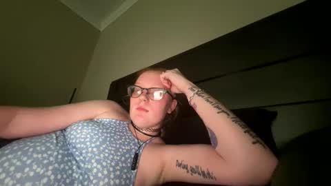 red_hot_foxx03 online show from May 20, 2026, 7:20 pm