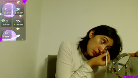 IG   OF red moonn online show from December 19, 2024, 10:45 am