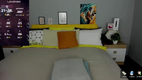 Snapshot of red_naughtyfox chatting on March 8, 2025, 12:33 am Lessy Fox online show from March 8, 2025, 12:33 am
