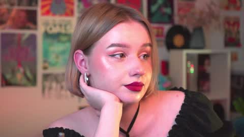 QUEEN OF EVIL online show from January 6, 2025, 12:59 am
