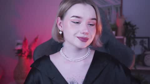 QUEEN OF EVIL online show from January 12, 2025, 7:53 pm