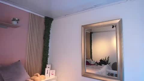 Stefany    online show from February 13, 2025, 9:06 pm