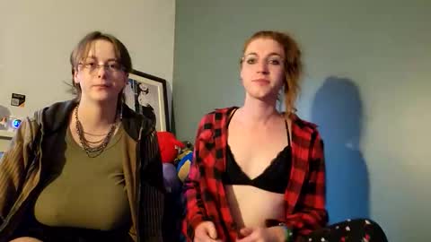 red_verna18 online show from May 11, 2026, 1:22 am
