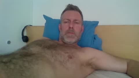 Red online show from November 17, 2025, 10:54 am